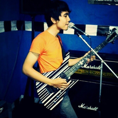 zee_zuu's profile picture. Boy to man / i'm not ideal but i'm professional / wasting time for be a good human..