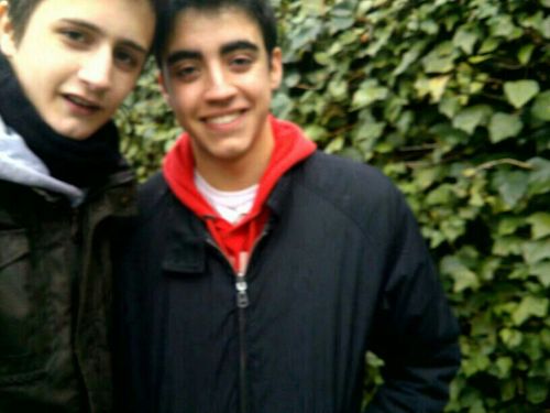 monocado's profile picture. Chico de corta edad. Pensante y menguante. Sin objetivos, perdido y confuso. Normalmente relajado, muy relajado. Empanado. Pero sobretodo, intento ser feliz