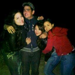 aveces tengo q olvidarme de lo qe opine el mundo y ser feliz :D:D