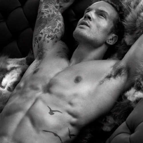 Vanity is a motive of immense potency. Will I be your temptation, Beautiful ? Or will you fall for my Brothers ? [RP+18|MC|OC|Bi] #SevenBrothers