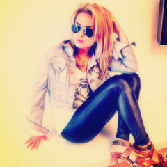 ''eu encontrei um lugar onde eu me sentia bem, ao seu lado.''	                                                          bea, i love you so much.