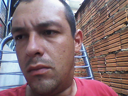 A alegria abre, a tristeza fecha o coração