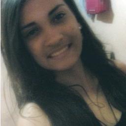 Paraibana, 17 anos, estudante. Católica, integrante da Liturgia e da Comissão Jovem da @santanaparoquia e muito FELIZ pela presença de Deus em minha vida (: