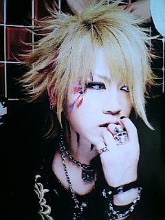 V系/Rock/パンク/メタル系/ダンス/ボカロ/最近雑食w適応する人フォローしてね？三重