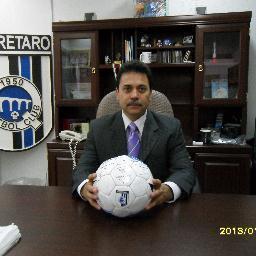 Máster en Mercadotecnia, Ing. Químico, orgullosamente queretano, fan @Club_Queretaro y escribí el libro: Estrategias de Marketing para el Futbol Mexicano.
