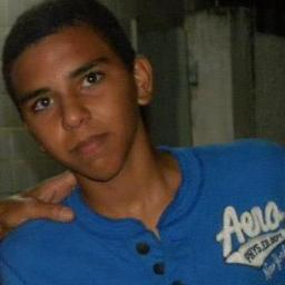 Não viva para que sua presença seja notada, viva para que sua ausencia seja sentida