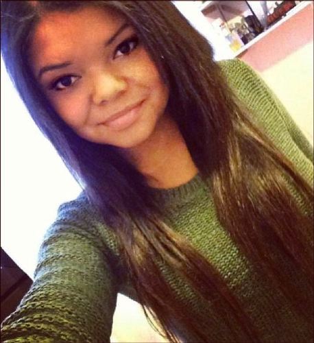 Hi call me Chris. Im an 18 year old girl. This is my invisible twitter so Im free to tweet whatever and whenever. Follow me and I might follow back!