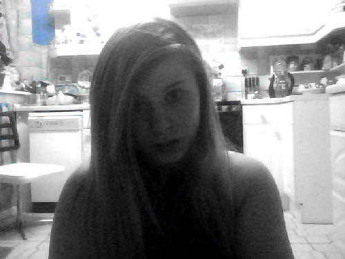 follow me and i'll follow back  xox