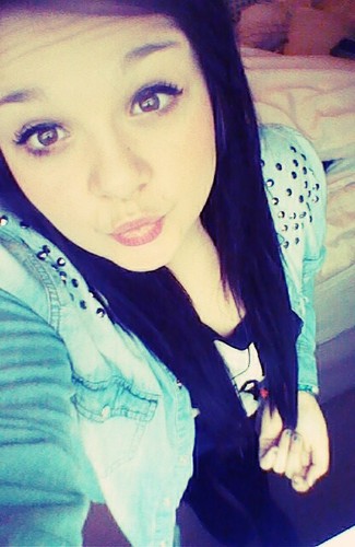 i love cwtches,i will one day be @codysimpson's girlfriend:-) but for now im with andrew garfeild