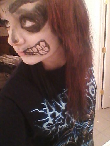 hai,i am Savánnâh . i love wolves C: Hail Satan & catsc; . i do Not label myself ..bands*-*