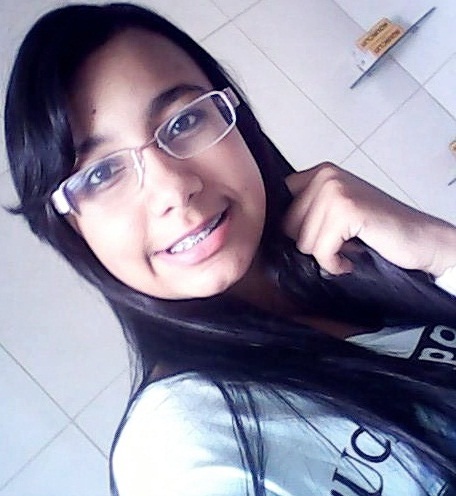 Sorria bonito e deixe os outros quererem descobrir qual é o segredo que faz você rir *---* !  '