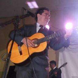 Músico,Cantante e integrante del Trio Dos Generaciones y el Grupo Musical El Convite High Class