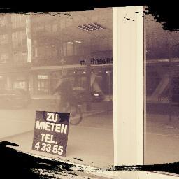 Warum auf die Holsten-Galerie warten? Leerstand gibt's schon genug. Willkommen zum Bummel durch die Leerstand-Galerie Neumünster. Zu kaufen gibt es hier nichts.
