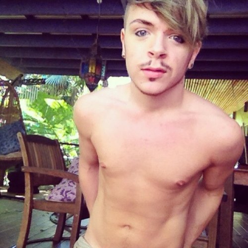 ChrisCharlie2's profile picture. 18.  Chris or Charlie. Art. Fashion. Performance. Makeup. Clothes. Diamonds & Lights.