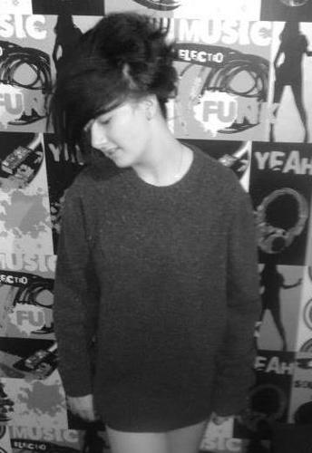 LilMissFitzGXx's profile picture. MusicIsTheAnswer! Jεññч {ιñÞεчч βιTcH} ℓειgh ♥  sweater weather is the better weather!x