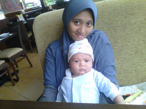 YuniKhadafy's profile picture. 