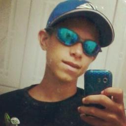 Mostre pras pessoas que independente da opinião delas, voce é voce!