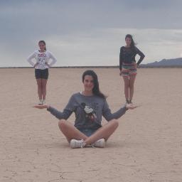 FlorGallotti's profile picture. 21 años. Soy loca, celosa, histérica, me encariño rápido, olvido lento y me río de la nada. Madurar? Jamás, eso es cosa de frutas. Hincha de River! ∞♔†