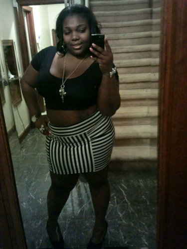 I'm fuckin alsome #teamfollowbck. Beautiful silly n loving. Looking for new friends!!!! #PartyMyAssOff #ImBeautiful