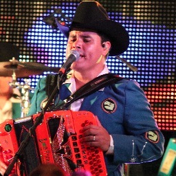 Acordeonista de Los Tucanes de Tijuana @LosTucanesdeTJ     
Nacido en Jerez, Zacatecas Mexico