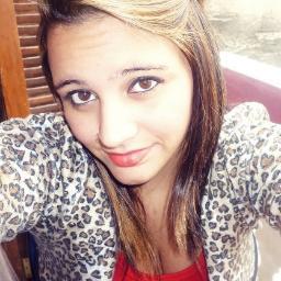 irmã &melhor amiga @_maveronica3 ♥ , uma dica: antes de falar conheça primeiro ;) , escorpiana , 16 anos . um beijo ♥