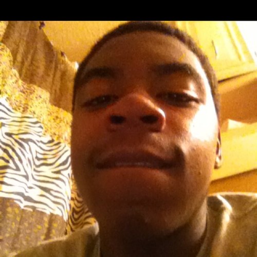 jonny_twofeet's profile picture. im a skater and 15yrs old and im just a kool guy