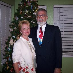 Conservative Woman. Love my God, my man and my country. Supporter of Life, Liberty, the Constitution & our Military.