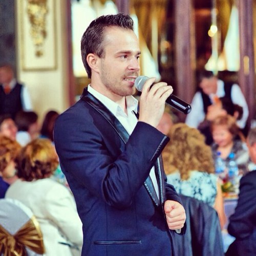 vlason's profile picture. Ведущий праздничных мероприятий — от меня во многом зависит, как пройдёт мероприятие, какие воспоминания останутся у молодожёнов и гостей.