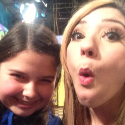 MI VIDAA @JazminconJ es la mejor persona de todo el mundoo! tambien AMO a @ArelyTellez me encanta demaciado maruca y bailar la de malaa