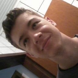 Uma complexidade de emoções se misturando com desejo de liberdade e o amor intenso pela vida, um amante das coisas boas do mundo!! o///