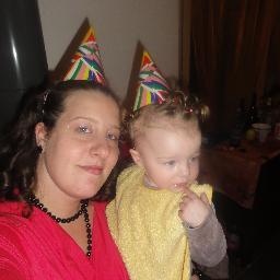 salut a tous moi c'est jenny j'ai 28 ans et je vis pres du havre j'ai 3 enfants et je suis majorette depuis 18 ans chez les diablesses du havre !!!