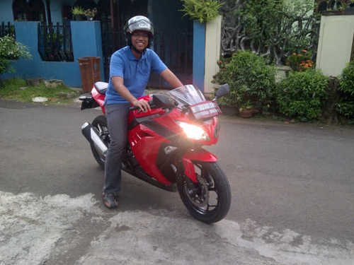 I love to ride n play basketball.. That's it :D