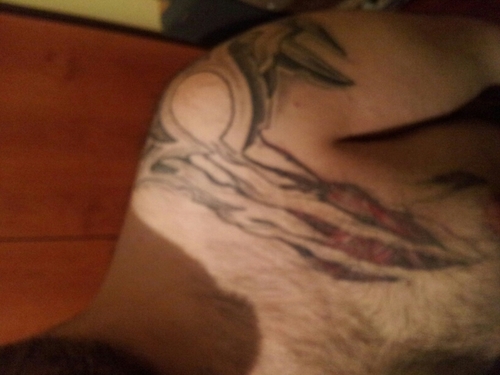 Me encanta el sexo y el guarreo.Siempre caliente.Buscando guarreo y morbo con tios guarros y cañeros.