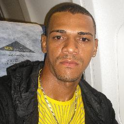 Olá eu sou Sr. Zique xaider. Um amante do rock, meu msn é elzinhoxaider@hotmail.com