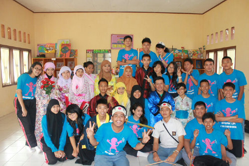 SMARTClass_9's profile picture. Official Twitter XII Social 2 Senior High School 9 Bandar Lampung (@SMALAN_BL) | SMART: [S]ocial [M]embers in [A]wesome [R]oom [T]wo | udah LULUS tahun 2013!!!
