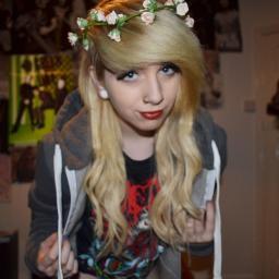 -Rp- The names Iris c: 16-Bi-Single. Um. Talk to me cause Im new and have no friends :3