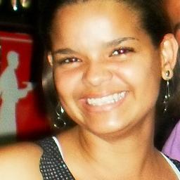 Brasileira administradora adoro sair amoo praia, shopping cinema e acima de tudo amooo deus.