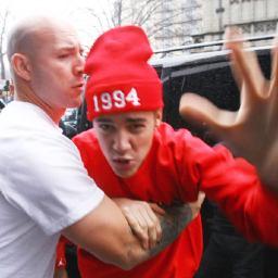 Why was Justin Bieber two hours late? E-Mail suggestions to latebieber@gmail.com #reasonsbieberwaslate