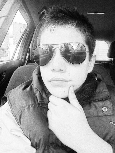 Mi reto nunca perder a mis amigos :) .Mis hobiies:Escuchar musica:Swan,Dj nev pitbull etc.. :) mi deporte favorito el futbol :)