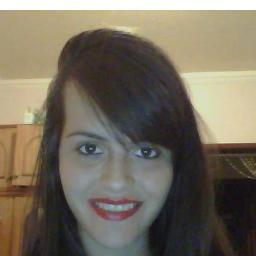 Engraçada, pensativa, louca, amorosa, sensível. Sou tudo isso e mais um pouco..