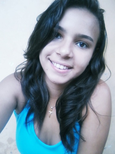 I am too *--*
  Linda, Parda, 14 aninhoos, engraçada, famila, amigos, dançar, curtii, feliiiiiiiiiz !   ;DD