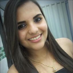 Rondoniense, 15 anos, seguidora de Jesus, estudante, filha, irmã e amiga. Apaixonada por livros, por músicas e principalmente por Deus.