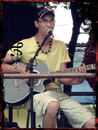 Musica para mim.. é alma.. que me incorpora e me deicha mais aliviado...