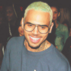 Seeguuee euu siigoo de vooltaa :D @chrisbrown Follow me please beautiful please please *-* Amuu vooxe --- Bjos dáa Garotiinhaaaw :)............♥..............♥
