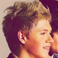 o Niall e a Kristen me pertencem