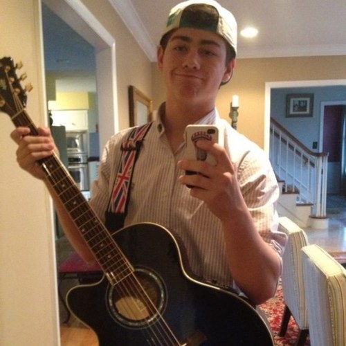 notaWorrie's profile picture. 