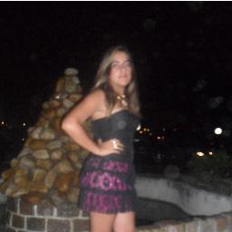 Oiiiie eu sou a Tatiane eu gosto muito de ir para a praia  are passear com meus amigos.Sou muito meiga e carinhosa mais também sou muito nervosa...