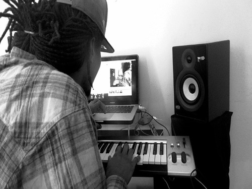 ManvsmachineCom's profile picture. 