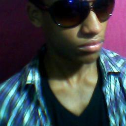 eu sou ecletico,nao gosto de gente FALSA!
nao suporto gente que se ACHA O (A) TALL
E sou muito facil de se inrritar ^_^