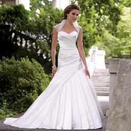 Sugar Drop Inc is located in the heart of Brentwood, TN. Our friendly staff would love to help you with your bridal needs.